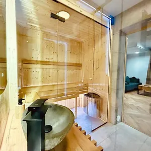 https://apartament-zora-centrum-sauna.szklarskaporebahotels.net